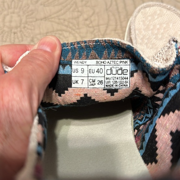 Hey Dude - Picture 5 of 6